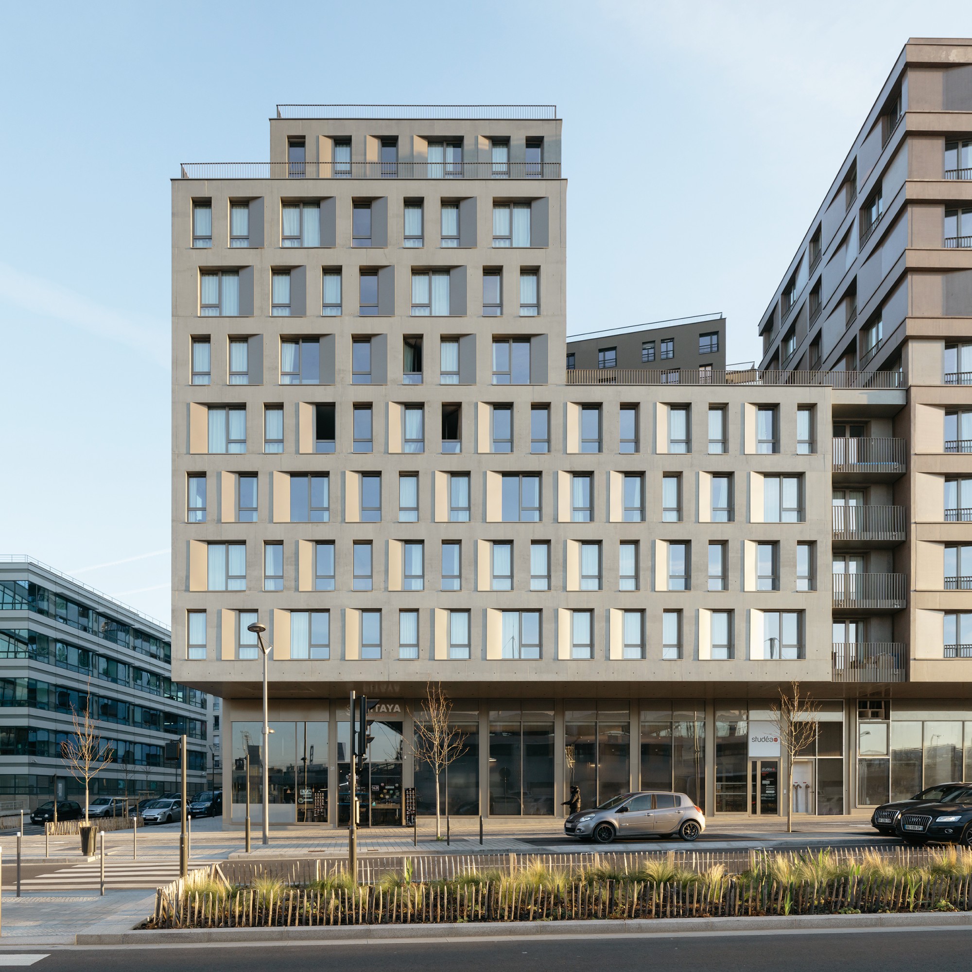 hlb-p237-massy-residence-etudiante-face.jpg