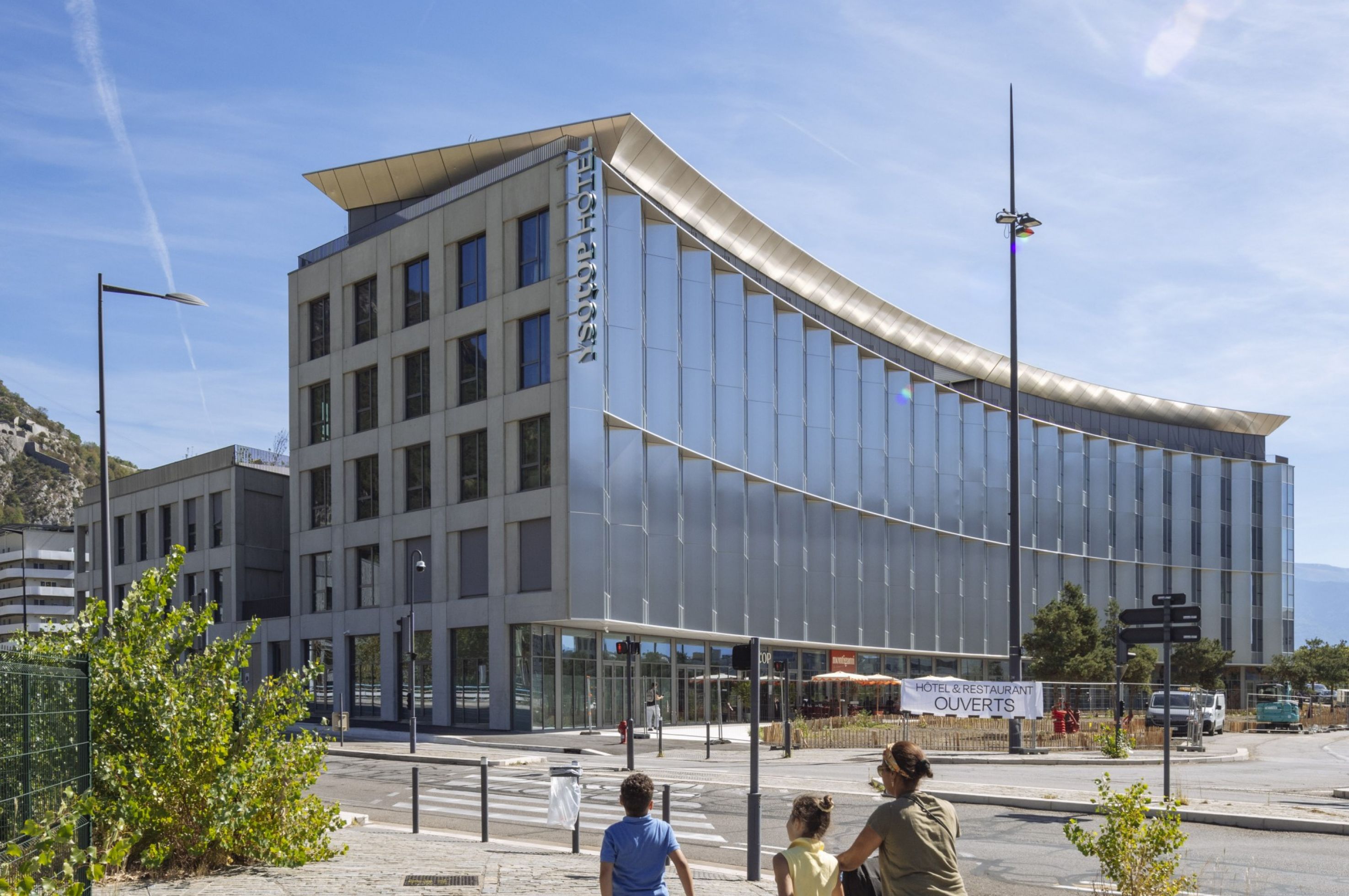 p328_grenoble_mandela_vue-urbaine-crop-pluquet_innovia.jpg